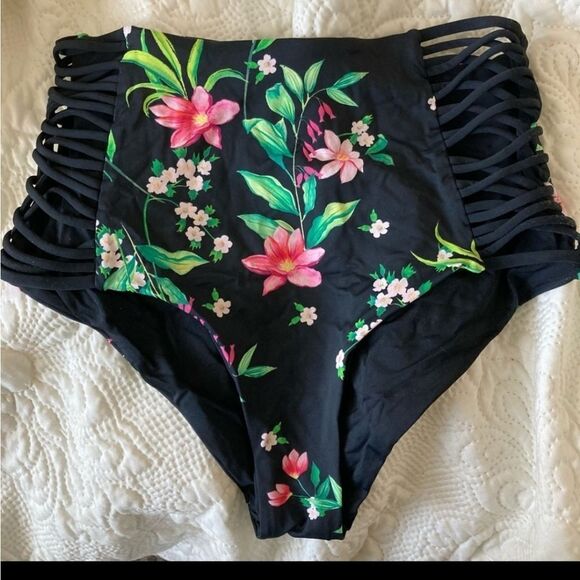 TiNi BiKiNi Black floral flounce high waisted 2 piece Xlarge bikini - Picture 11 of 16